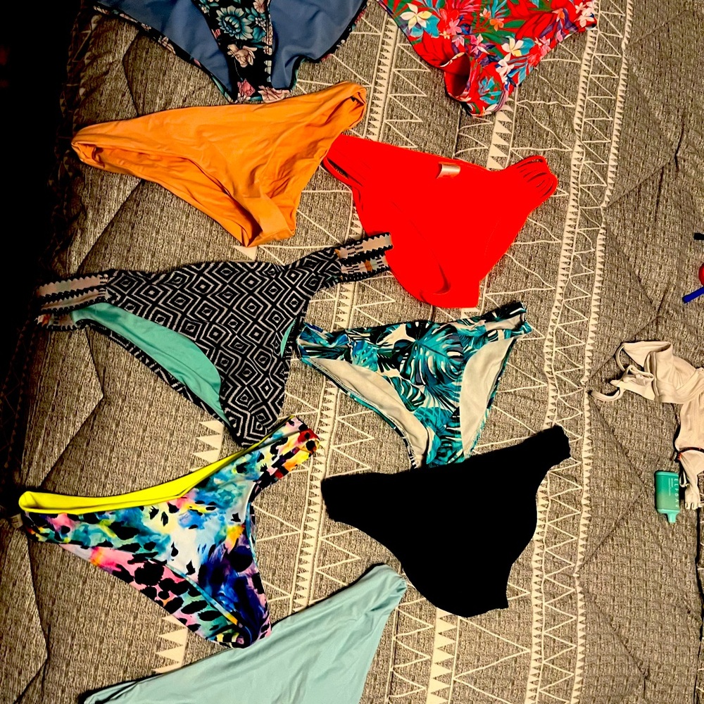 Tons of swimwear. Full sets and 2 piece mix n match top n bottoms.